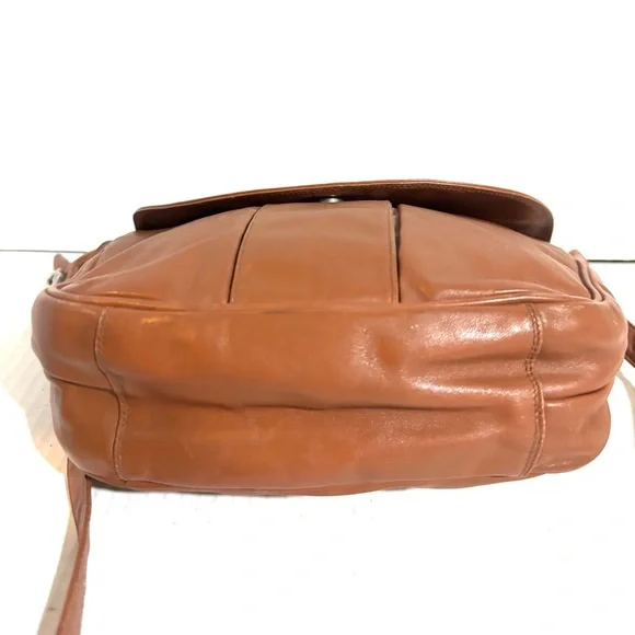 Chic Brown Leather Crossbody Bag - Picture 5 of 8